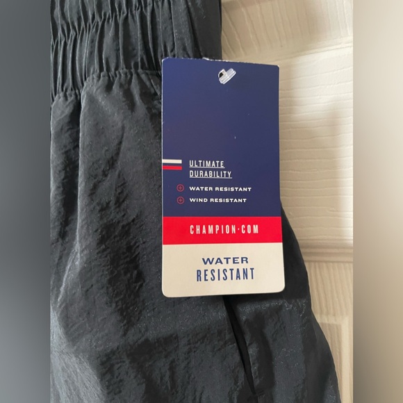 NWT: CHAMPION Women’s Woven Shorts, Moisture Lightweight Gym Shorts Size Medium - Picture 7 of 10